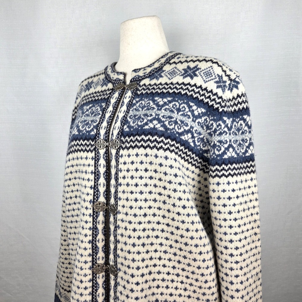 Susan Bristol Blue & White Wool Fair Isle Cardigan With Silver Clasps Women's XL